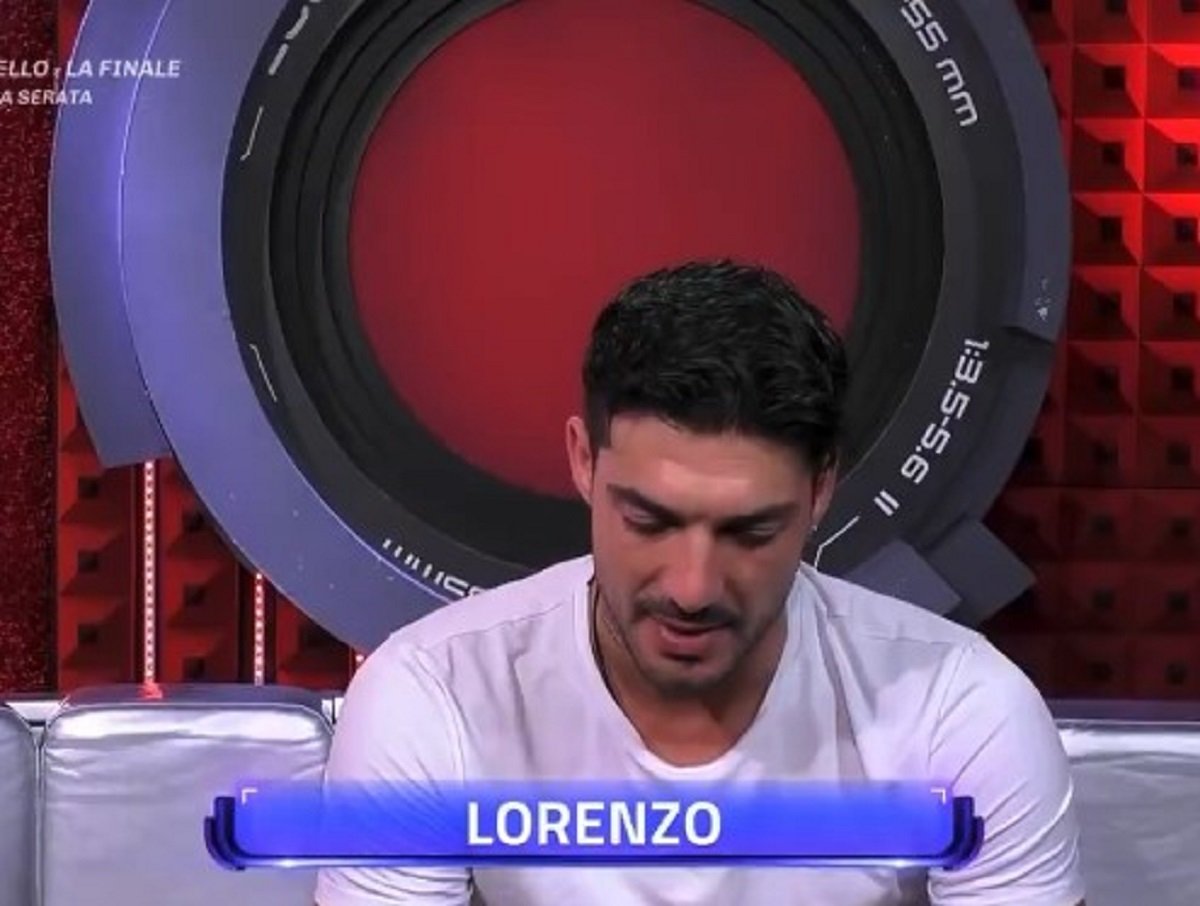 grande fratello lorenzo crolla in confessionale shaila
