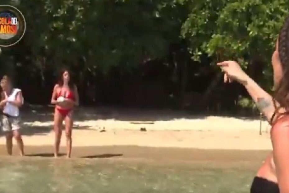 Lite tra Antonella Mosetti e Alessia Fabiani all’Isola dei Famosi